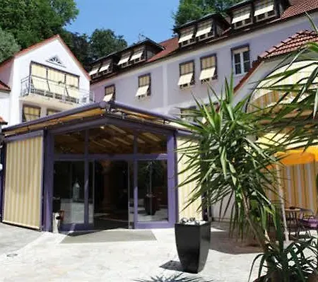 Atrium Garni Hotel 4*